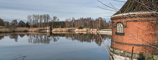 Wasserkunst Elbinsel Kaltehofe: Blick über Wasserbecken