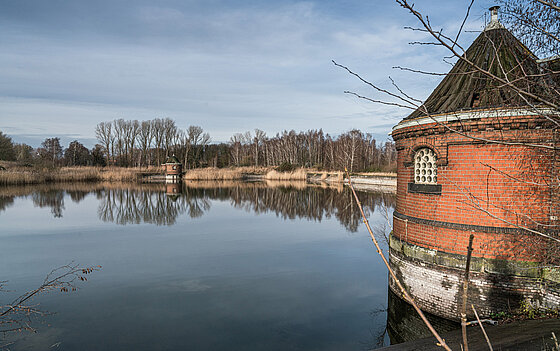 Wasserkunst Elbinsel Kaltehofe: Blick über Wasserbecken