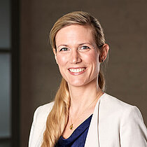 Portrait Anna Vietinghoff, Pressesprecherin HAMBURG WASSER